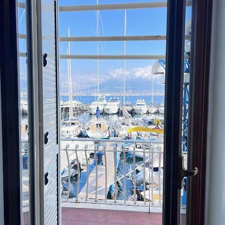 شقة Residenza Borgo Marinaro نابولي المظهر الخارجي الصورة