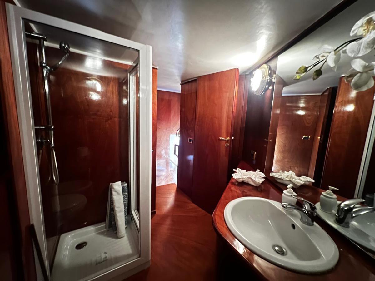 شقة Residenza Borgo Marinaro نابولي المظهر الخارجي الصورة